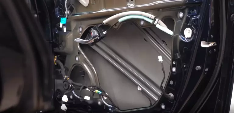 Шумоизоляция двери Mazda CX-5 2026